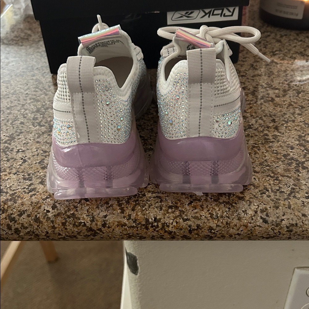Steve Madden Maxima Rhinestone Sneakers Size 3 NWOT - Picture 4 of 8